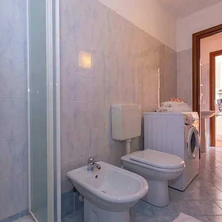 Fiumelatte Sleeps 4 Wifi T790813 Apartamento *