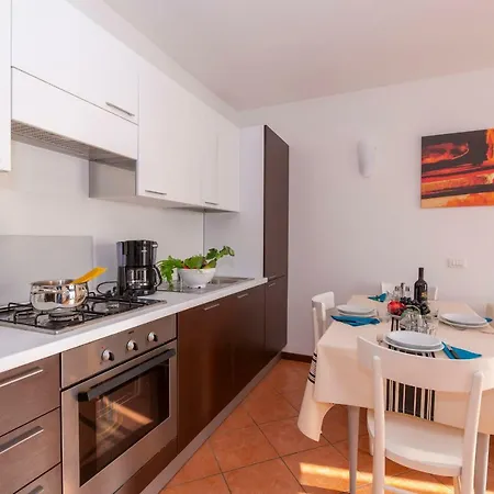 Appartement Fiumelatte Sleeps 4 Wifi T790813 Varenna